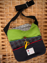 Load image into Gallery viewer, Green Knit Fit Crossbody Bag